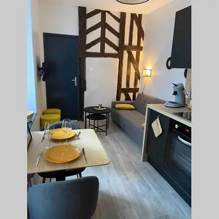 Apartment Centre De *